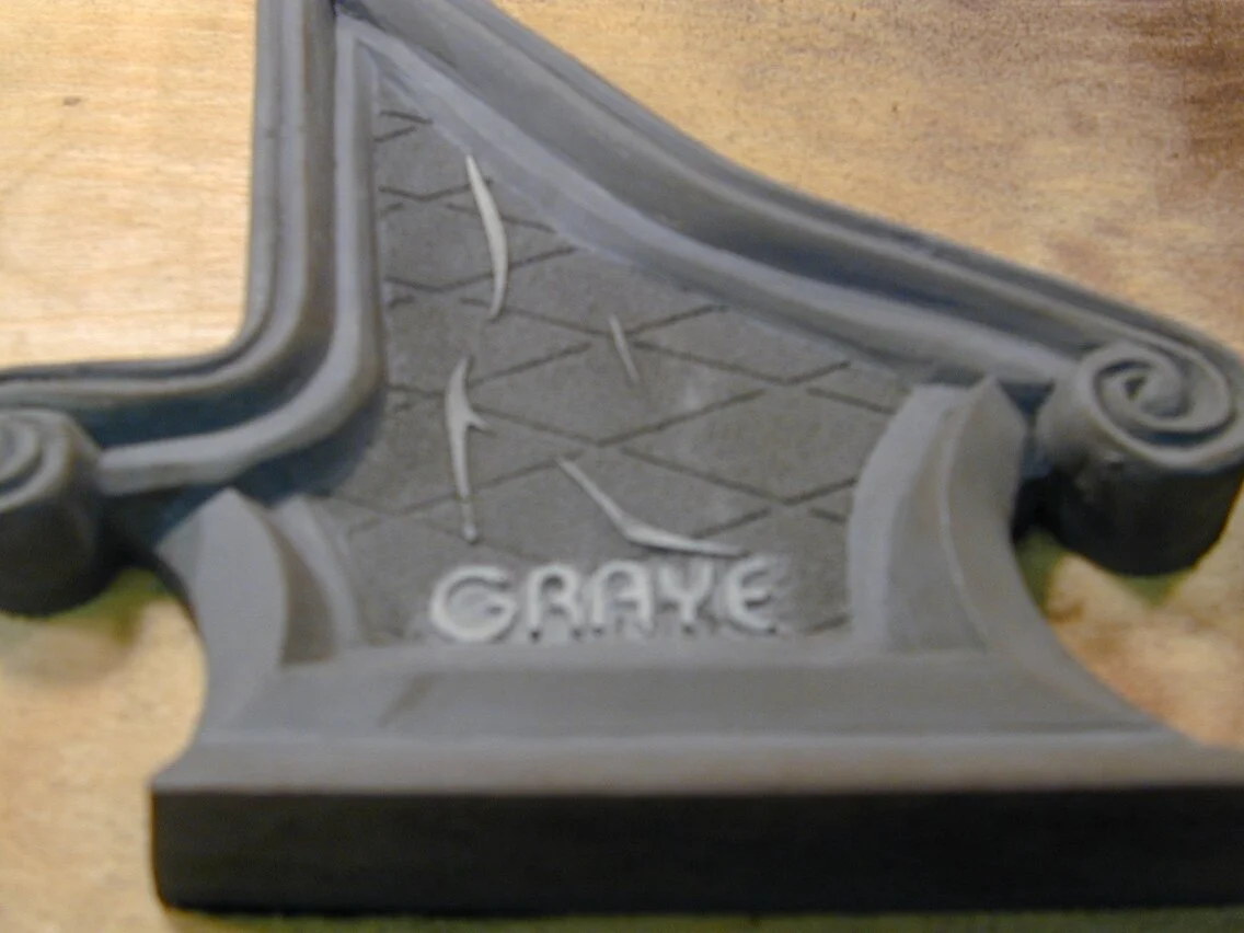 GRAYE Shoe Stand